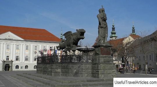 Dragon Fountain (Lindwurmbrunnen) description and photos - Austria: Klagenfurt