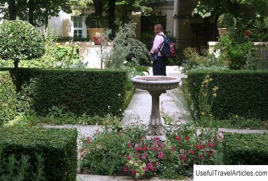 Princess Diana Memorial Garden (Le Jardin Clos de la Princesse de Galles) description and photos - France: Paris