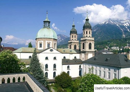 Jesuit Church of the Holy Trinity (Jesuitenkirche Hl. Dreifaltigkeit) description and photos - Austria: Innsbruck