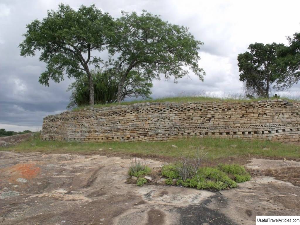 Dhlo-Dhlo archaeological site description and photos - Zimbabwe: Bulawayo