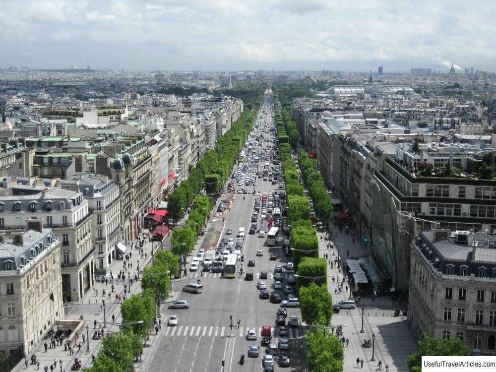 Avenue des Champs-Elysees description and photos - France: Paris