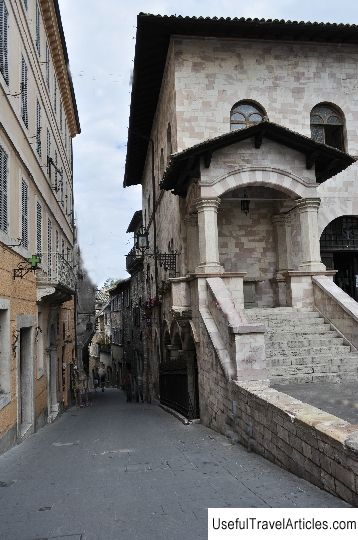 Via San Francesco description and photos - Italy: Assisi