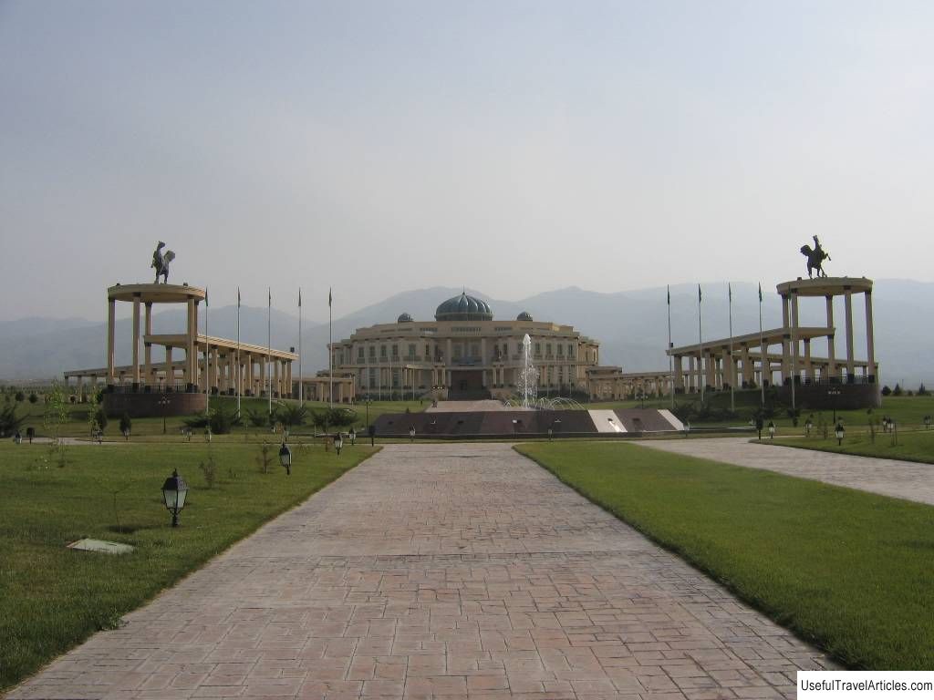 State Museum of Turkmenistan description and photo - Turkmenistan: Ashgabat
