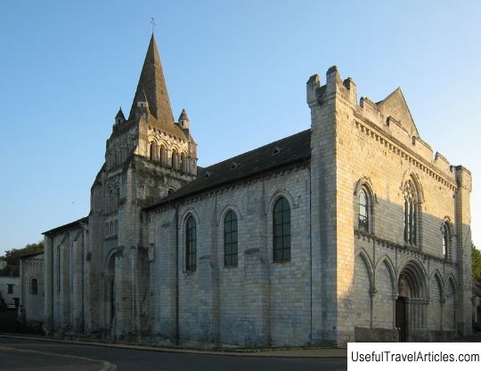 Church of Notre-Dame de Cunault (Eglise Notre-Dame de Cunault) description and photos - France: Loire Valley