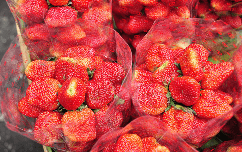 Thai strawberry. Prices for Thai strawberries in Pattaya